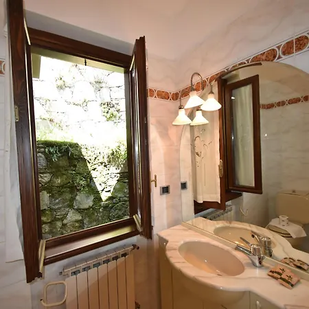 In Valdora With Maggiore Views Nyaraló Ghiffa